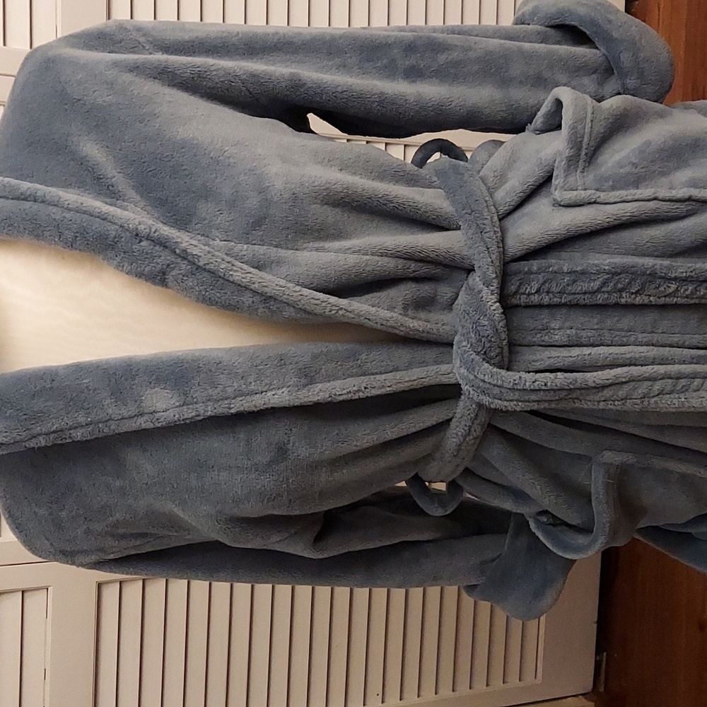 Cozy Blue Robe - Picture 3 of 6